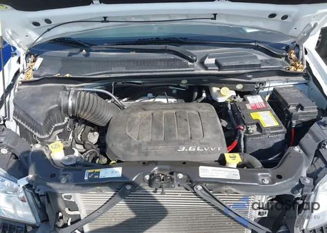 2016 Dodge Grand Caravan Sxt z USA, uszkodzony, nr VIN 2C4RDGCG2GR352736